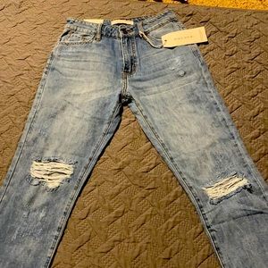 High Rise Capri Pants With Distressed Design